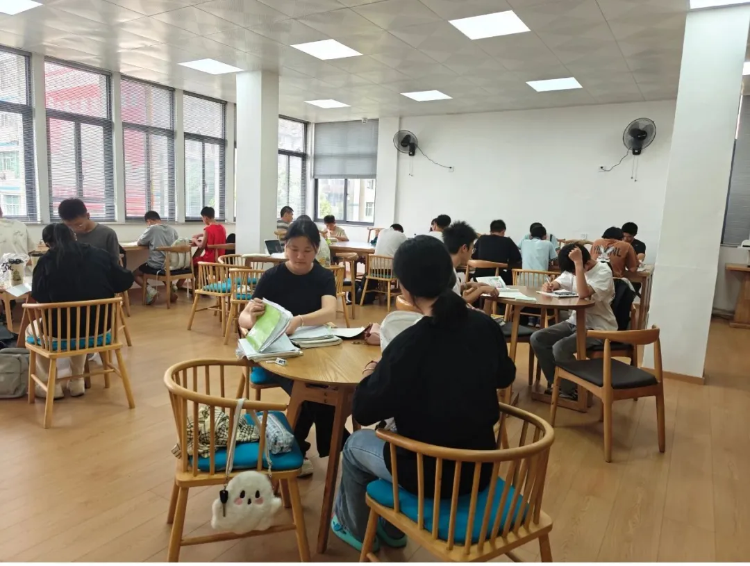 連城：文化場館“不打烊” 市民假日“充電忙”
